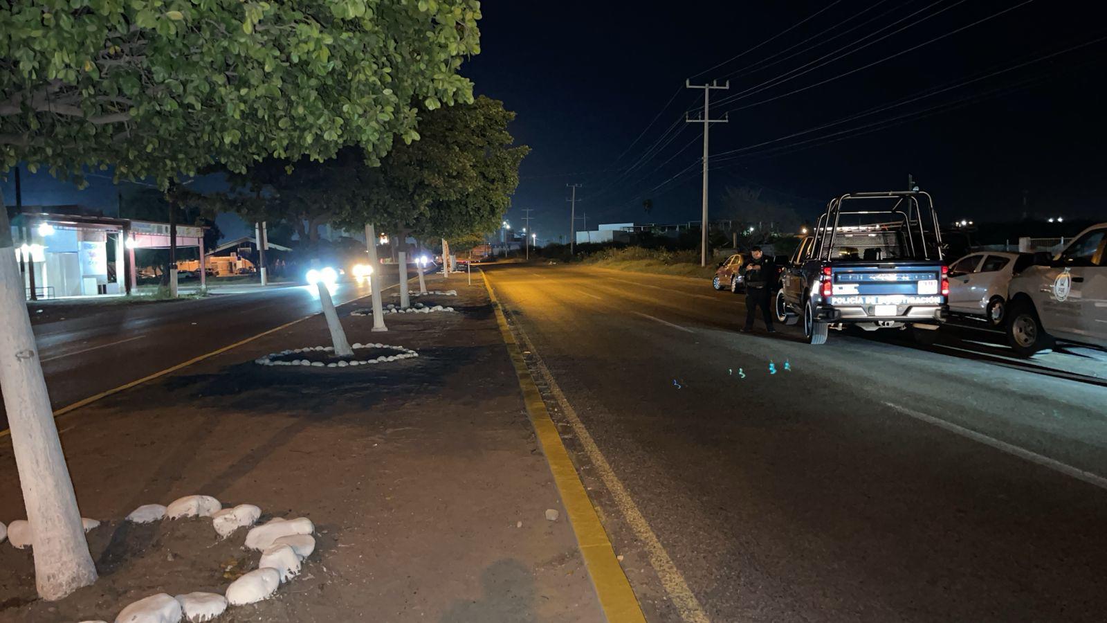 $!Ciclista pierde la vida luego de ser embestido en la carretera de Navolato