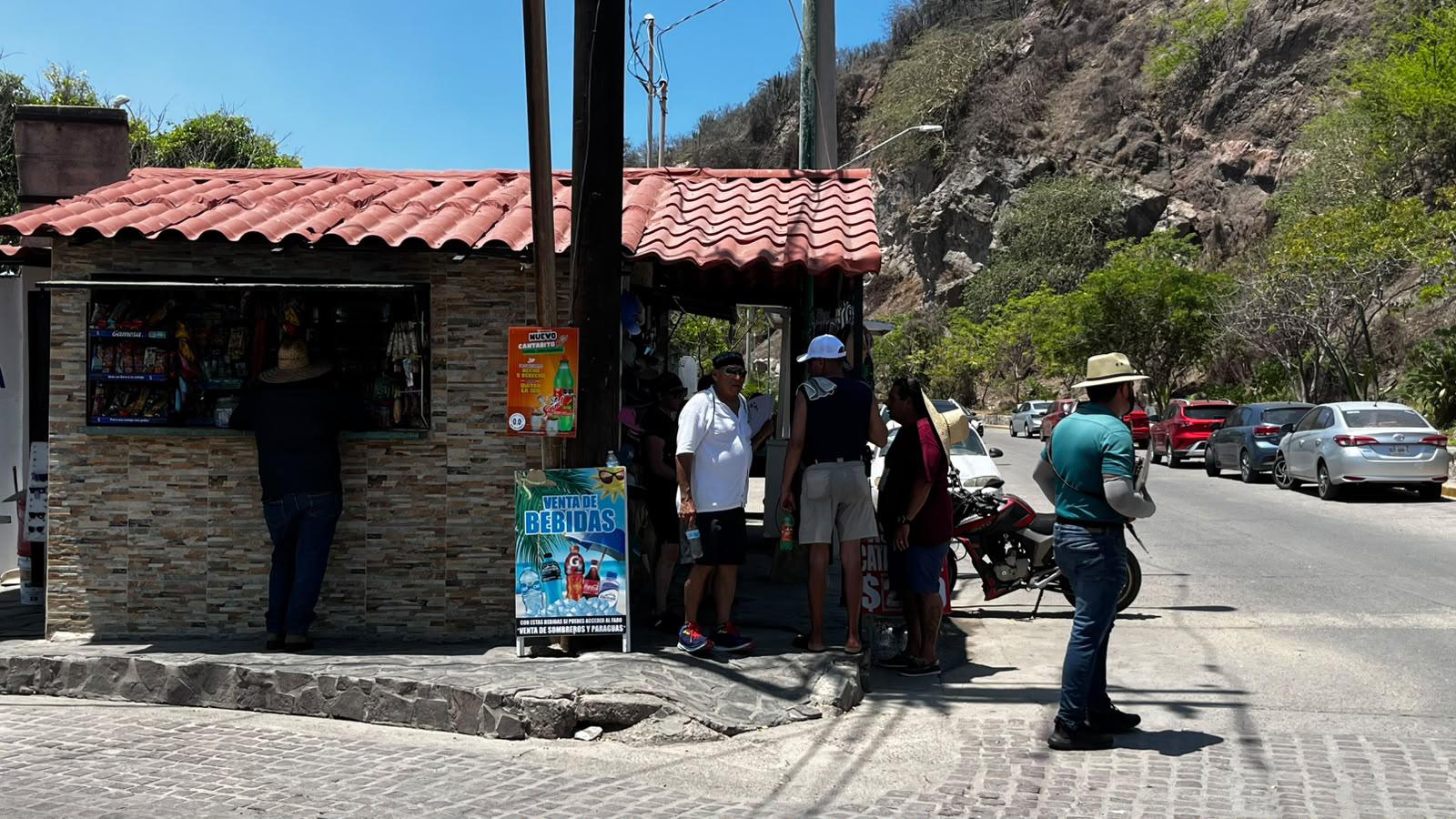 $!Cierra de nuevo ingreso al Faro de Mazatlán por las altas temperaturas