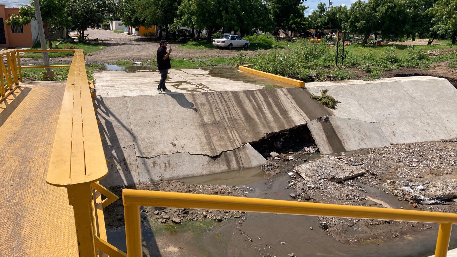 $!Colapsa revestimiento de canal en Mazatlán a dos meses de ser inaugurado