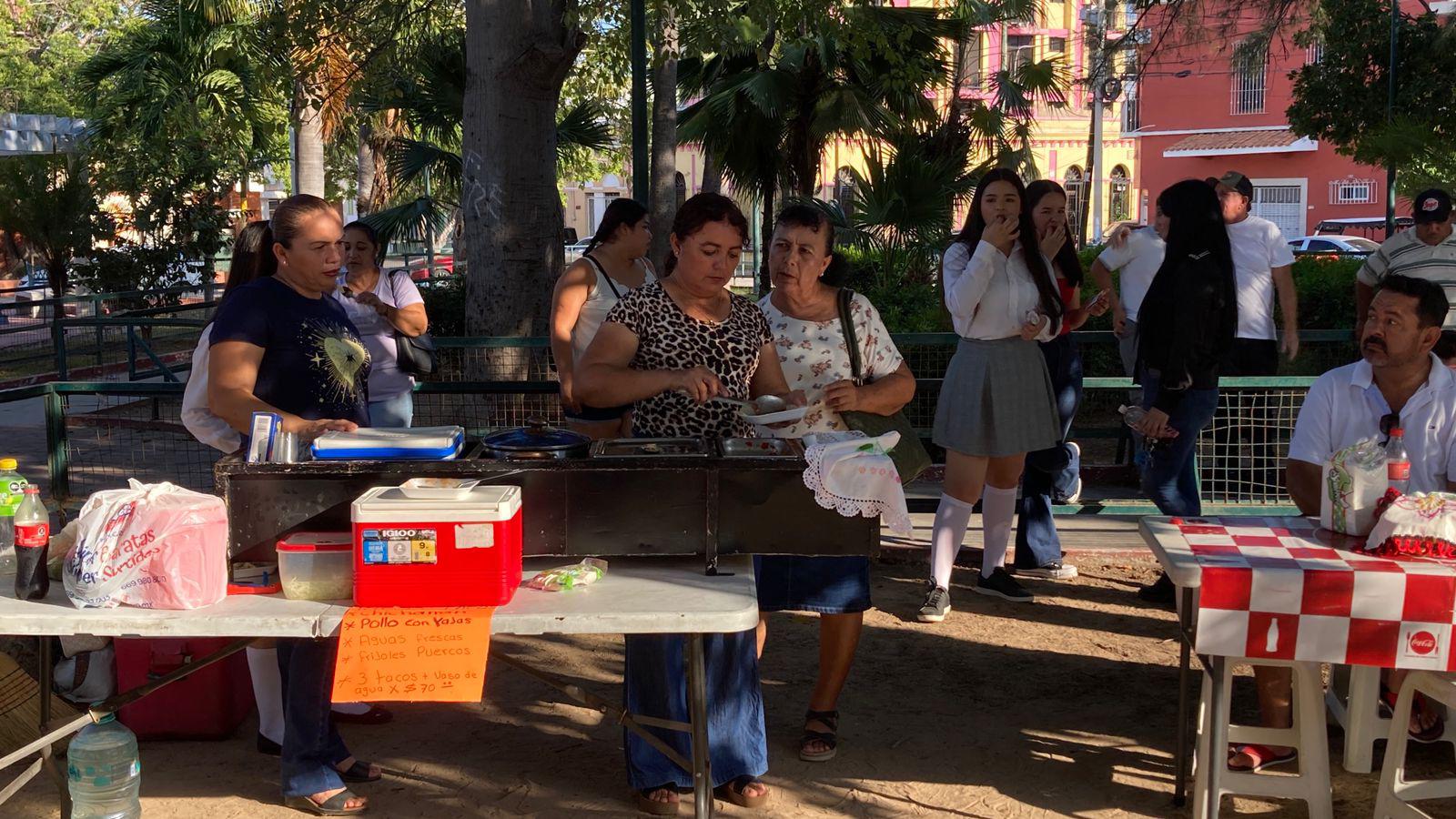 $!Celebran estudiantes y docentes de Cobaes comunidad Las Iguanas, Festival y kermés con causa en Mazatlán
