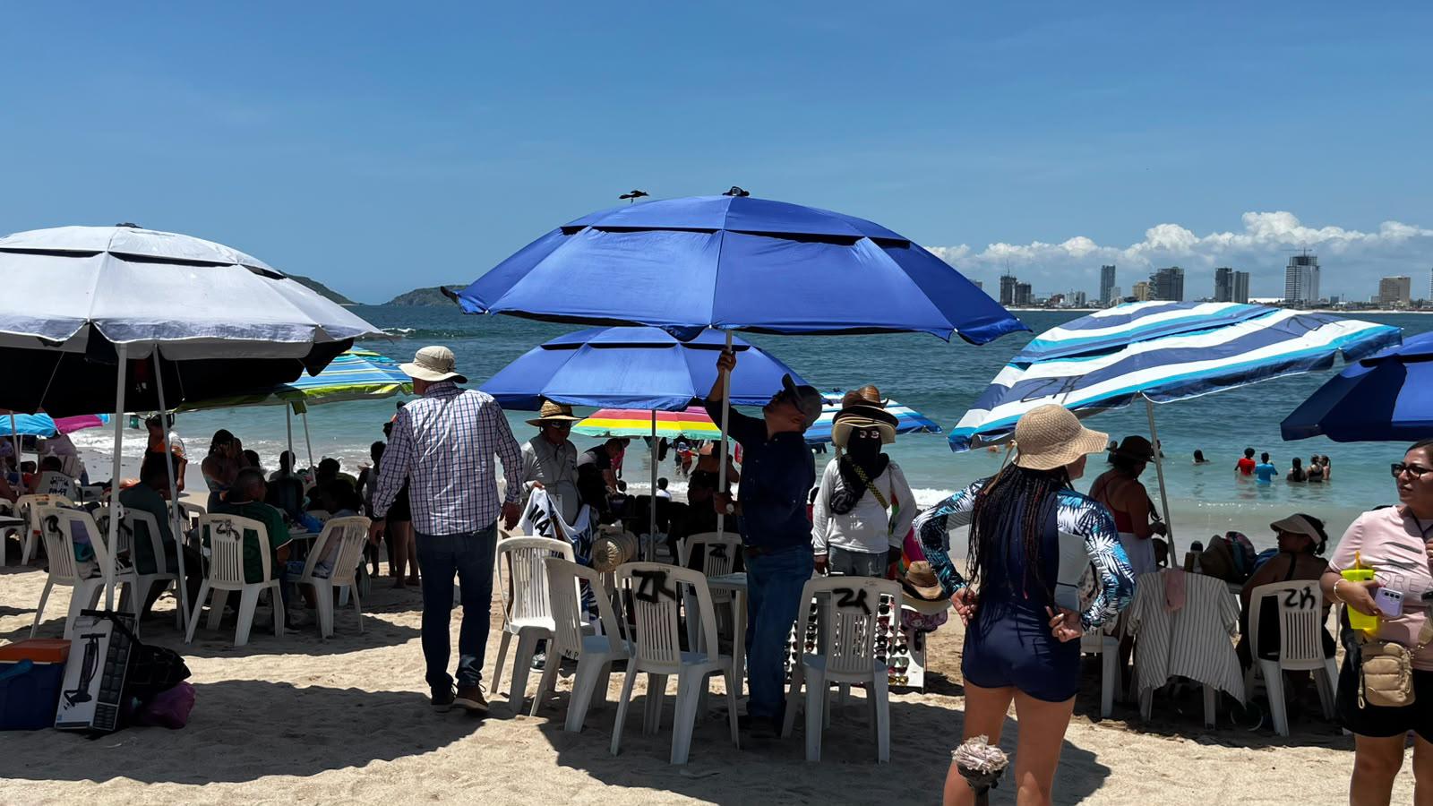 $!Semarnat suspende operativo en Playa Pinitos ante resistencia, pero advierte: ‘Vamos a recuperar este espacio’