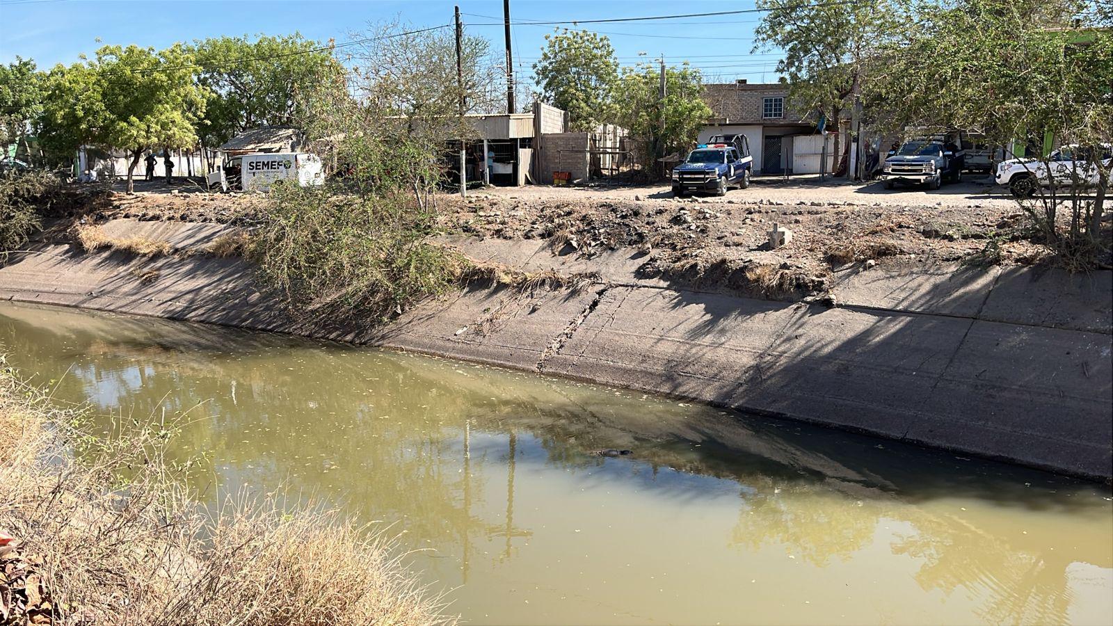 $!Localizan un hombre sin vida flotando en un canal del Campo El Diez, al sur de Culiacán