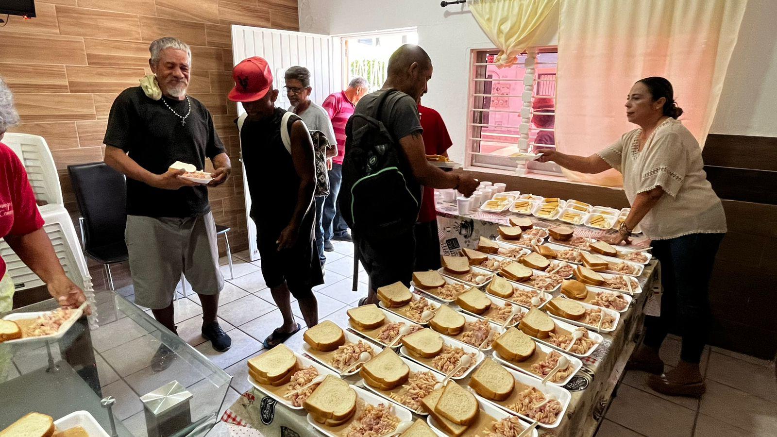 $!Comedor Humanitario Mazatlán brinda comida a alrededor de 200 personas a la semana