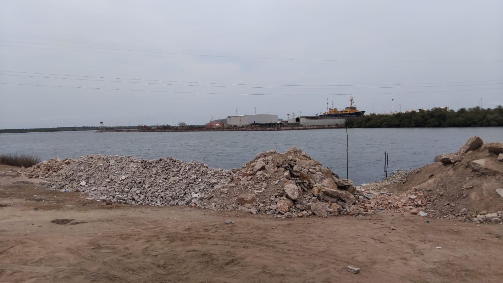 $!Relleno amenaza manglar del estero de la Rafael Buelna, en Mazatlán