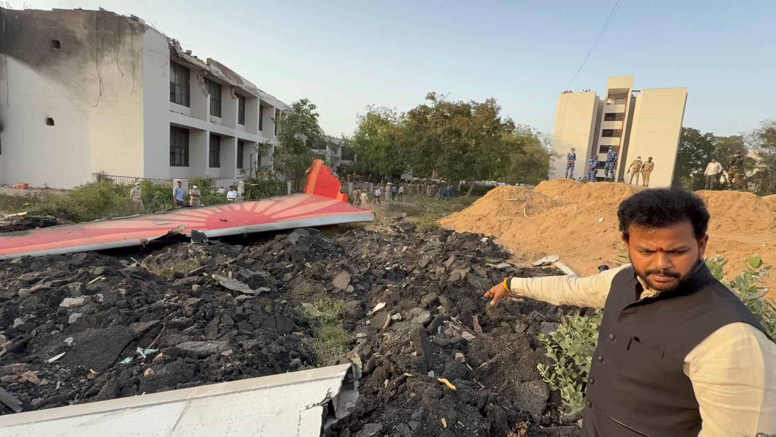 $!En la India se estrella avión con 240 pasajeros