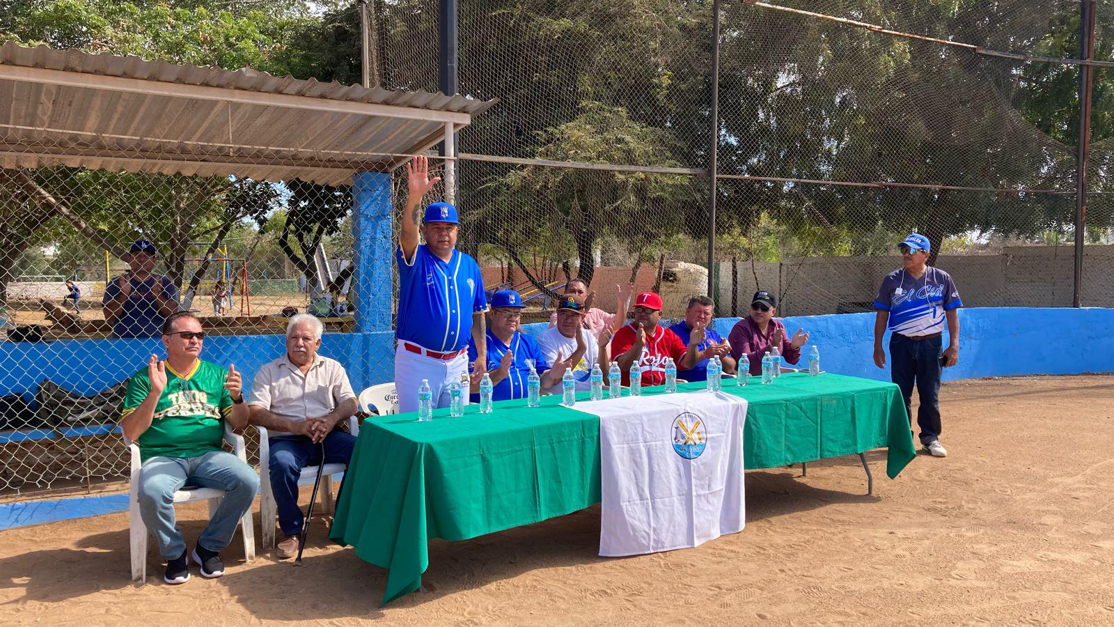 $!Cantan transportistas el playball en Club Polluelos
