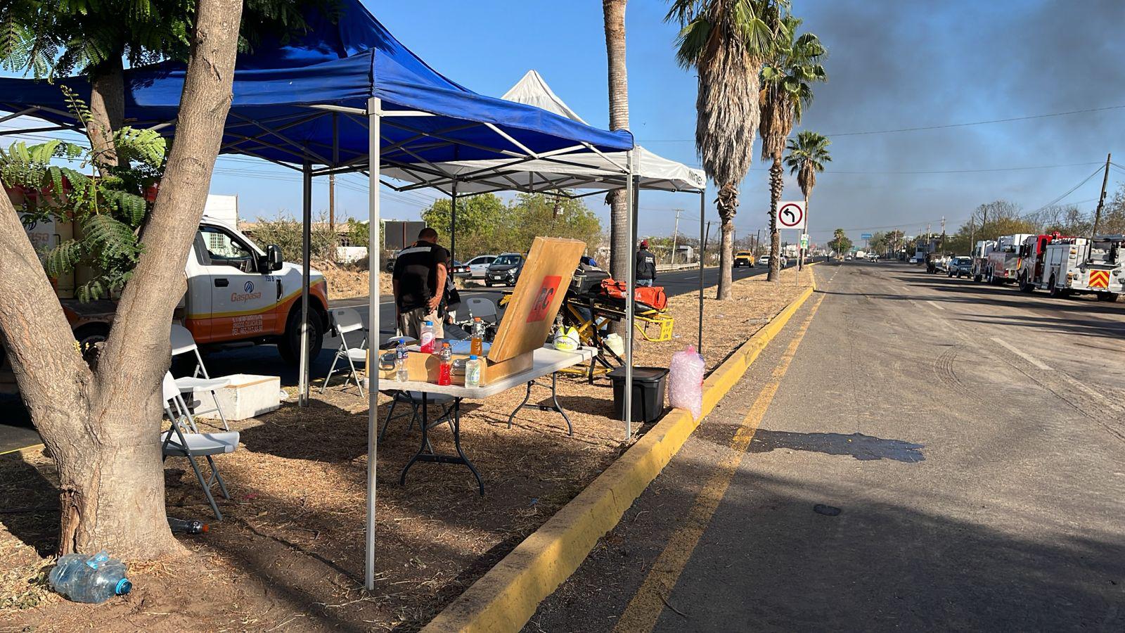 $!Incendio arrasa con contenedores en planta de diésel al sur de Culiacán