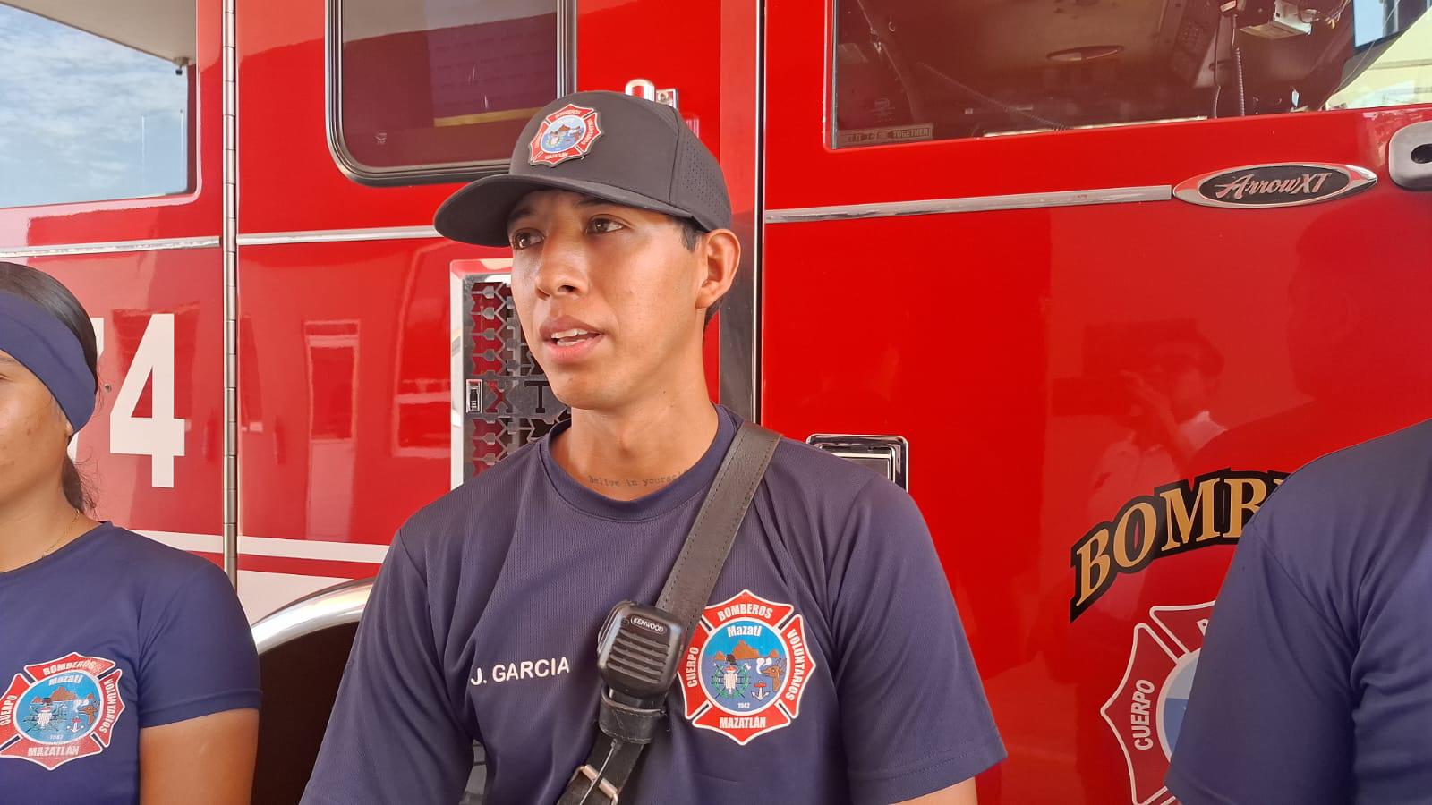 $!Arlette, Juan Antonio, Fernando y Brayan comparten historias de valor y entrega como bomberos de Mazatlán