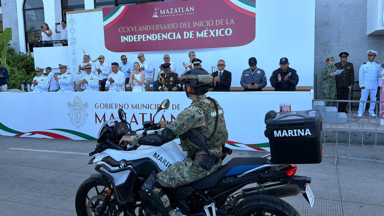 $!Conmemora Mazatlán 216 años de la Independencia de México con desfile cívico-militar