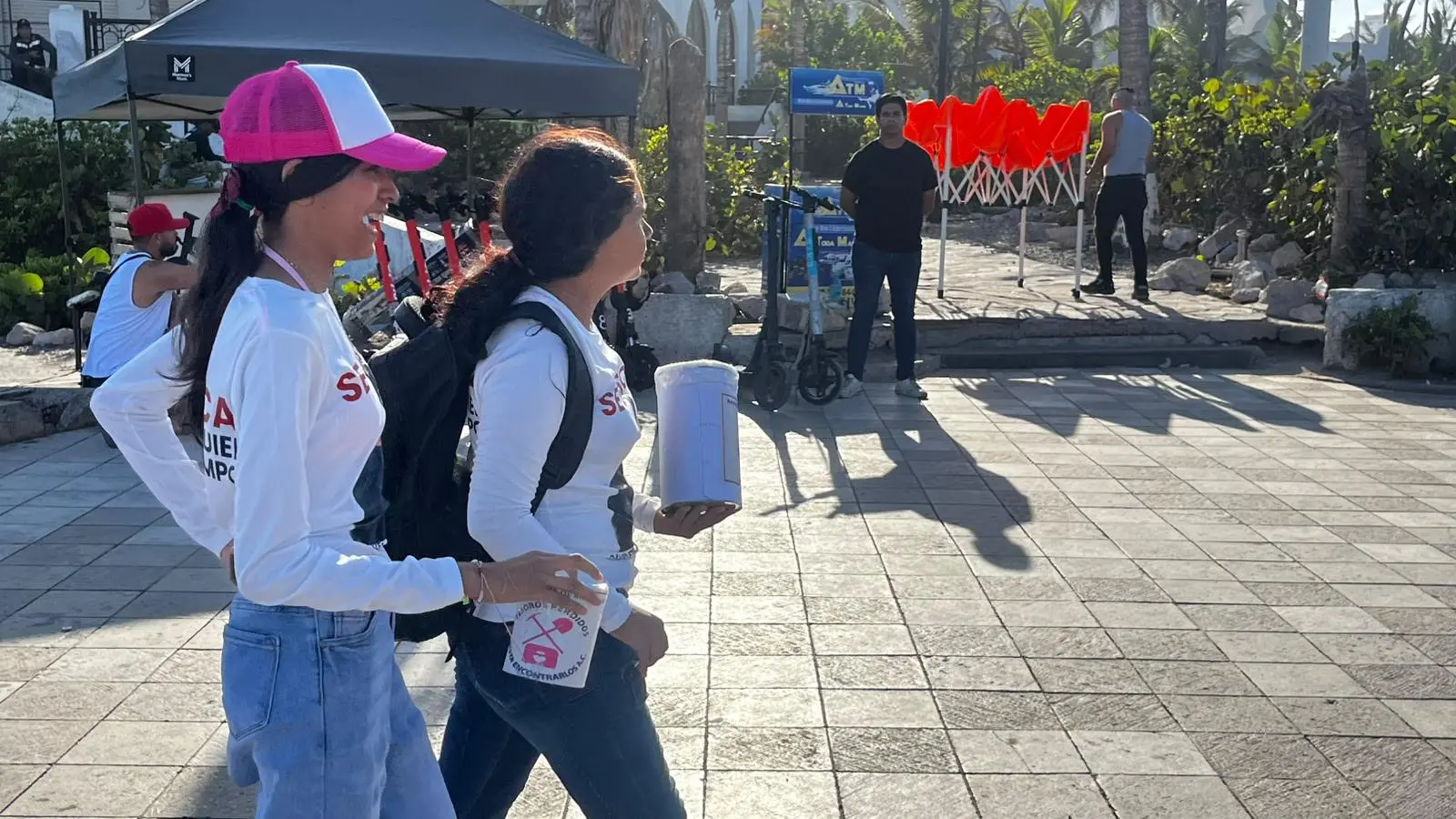 $!Continúan colectivos de madres buscadoras con una intensa jornada de boteo en Mazatlán