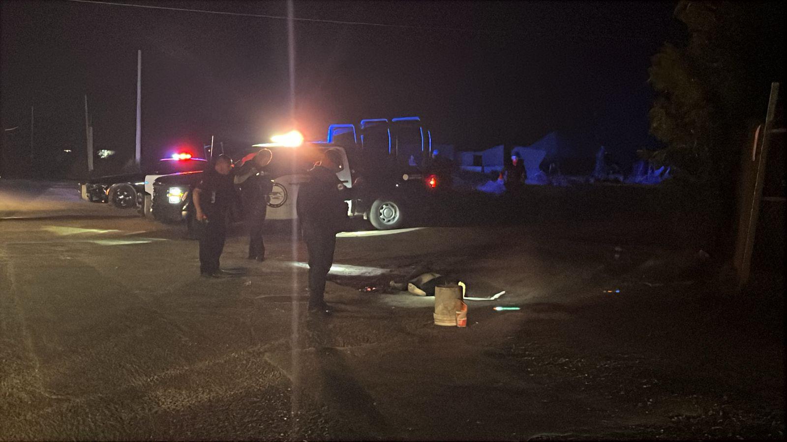 $!Hallan a hombre asesinado con mensaje en La Higuerita, al norte de Culiacán