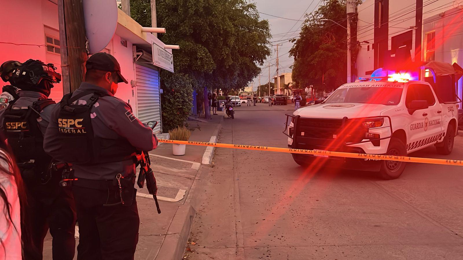 $!Asesinan a balazos a un hombre frente a una vivienda en la colonia Obrero Campesino, en Culiacán