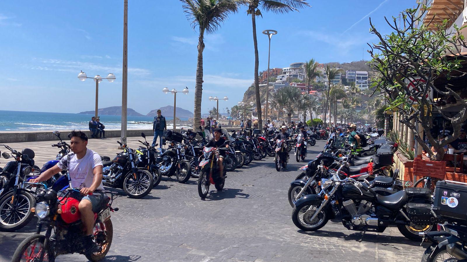 $!Disfrutan bikers de la comida de bienvenida de la Semana de la Moto Mazatlán 2025