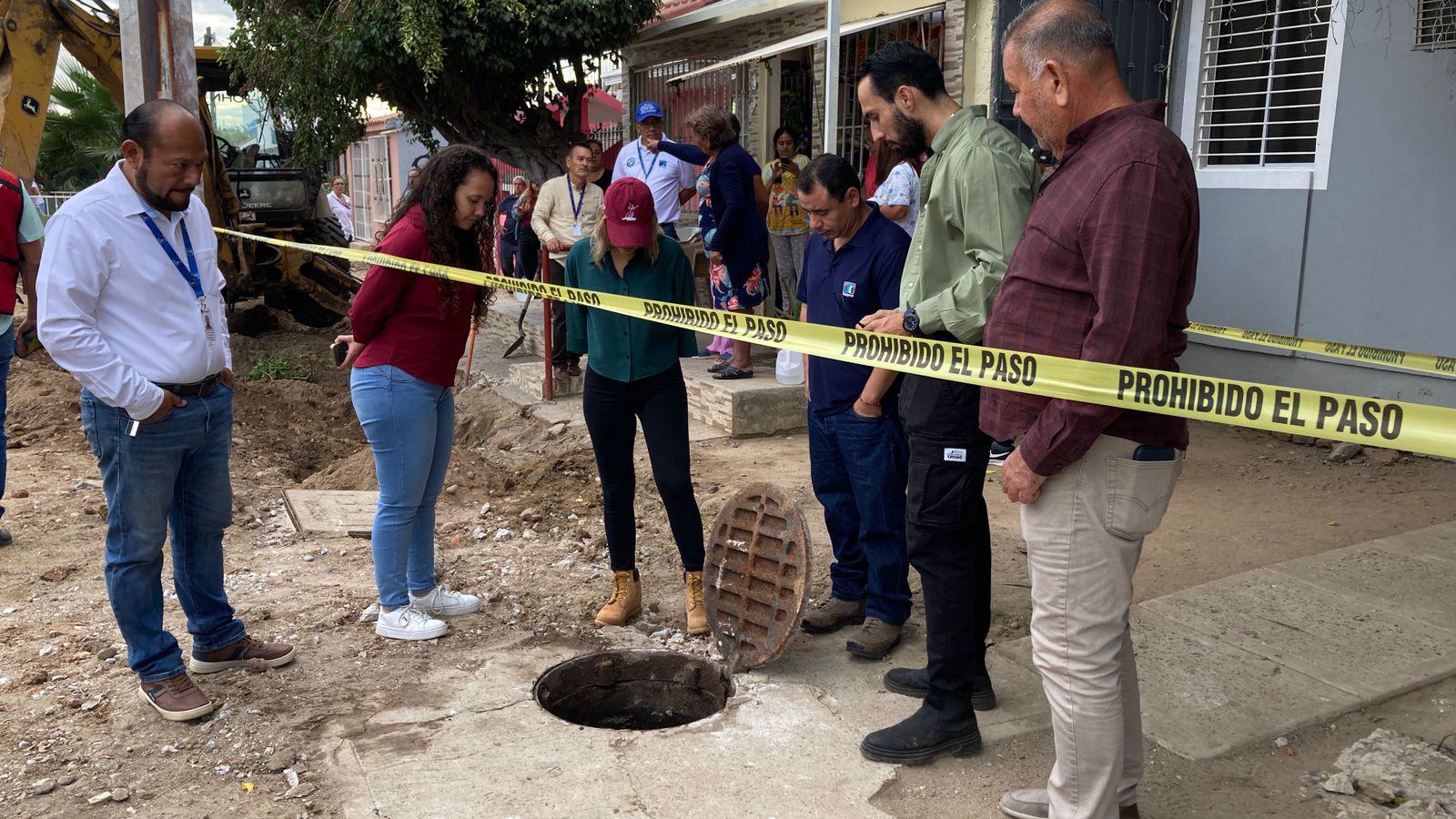 $!Tras las múltiples quejas por las fugas de drenaje, trabajan en rehabilitar obra de alcantarillado en Jabalíes