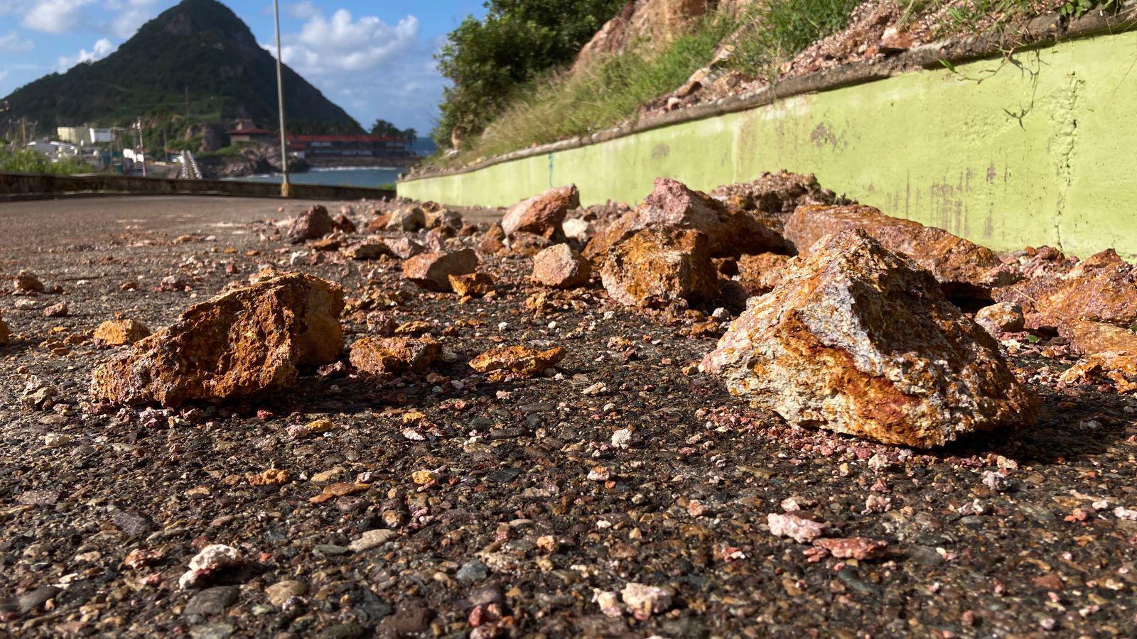 $!Se registra deslave en el Cerro del Vigía tras lluvias en Mazatlán