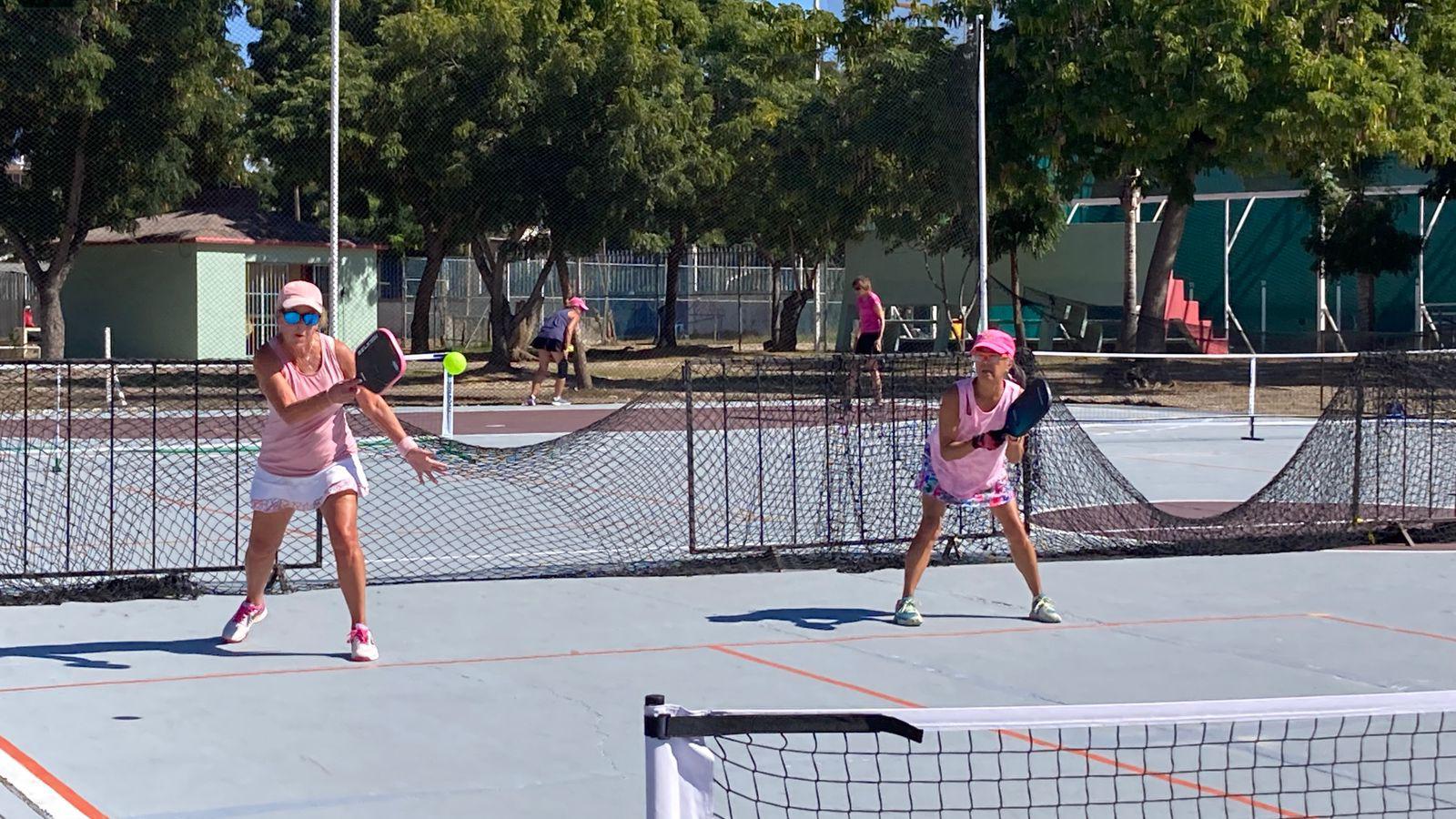 $!Duplas extranjeras marcan diferencia en Torneo Pickleball, en Mazatlán