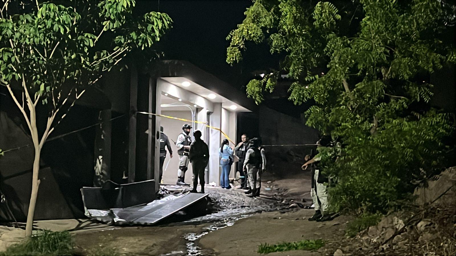 $!Aseguran dos vehículos robados tras cateo en la colonia San Benito, en Culiacán