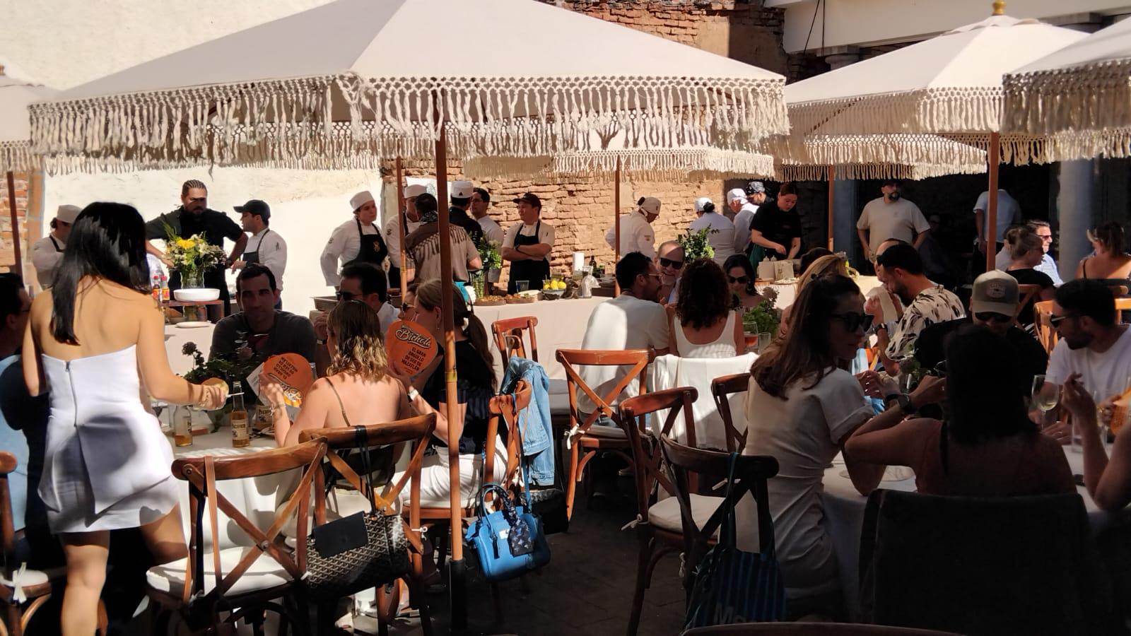 $!Unidad y sabor: chefs de Mazatlán se unen en la Kermés Gastronómica ‘Cocinando con Propósito’