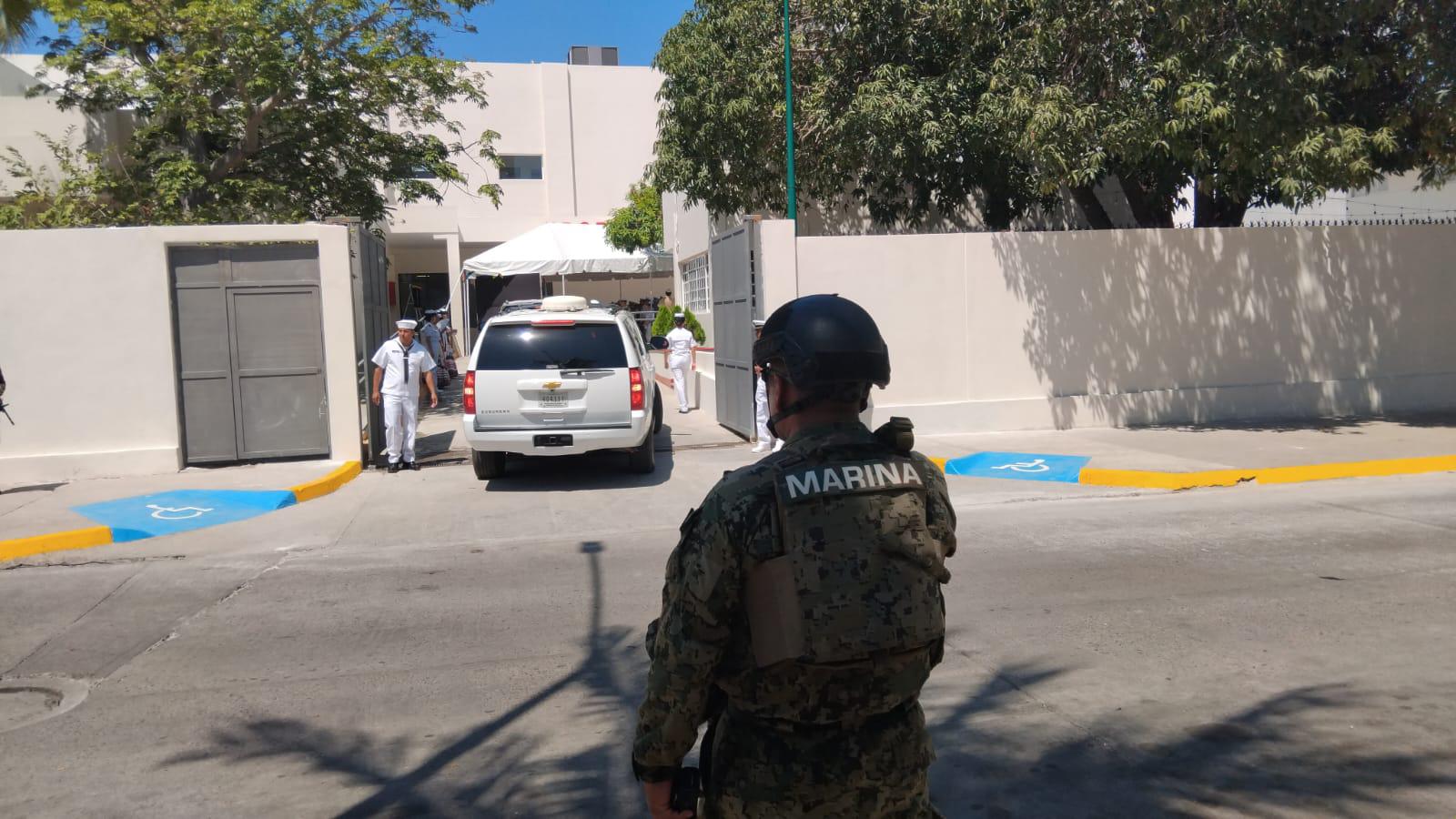 $!Refuerza Marina vigilancia en los alrededores del Hospital Naval de Especialidades en Mazatlán