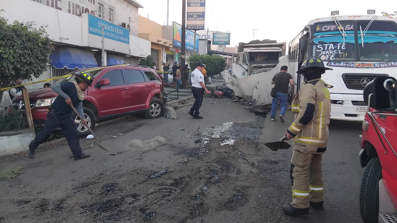 $!Motociclista muere arrollado durante una carambola en la Internacional a la altura de Urías