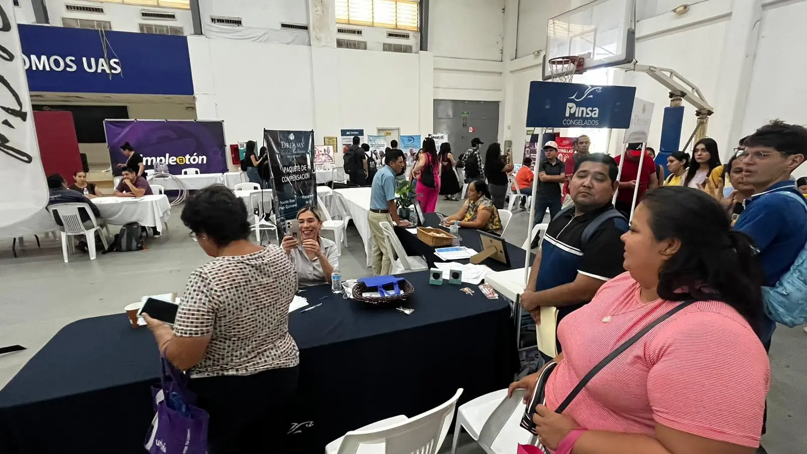 $!Ofertan más de 400 vacantes en Feria del Empleo en Mazatlán