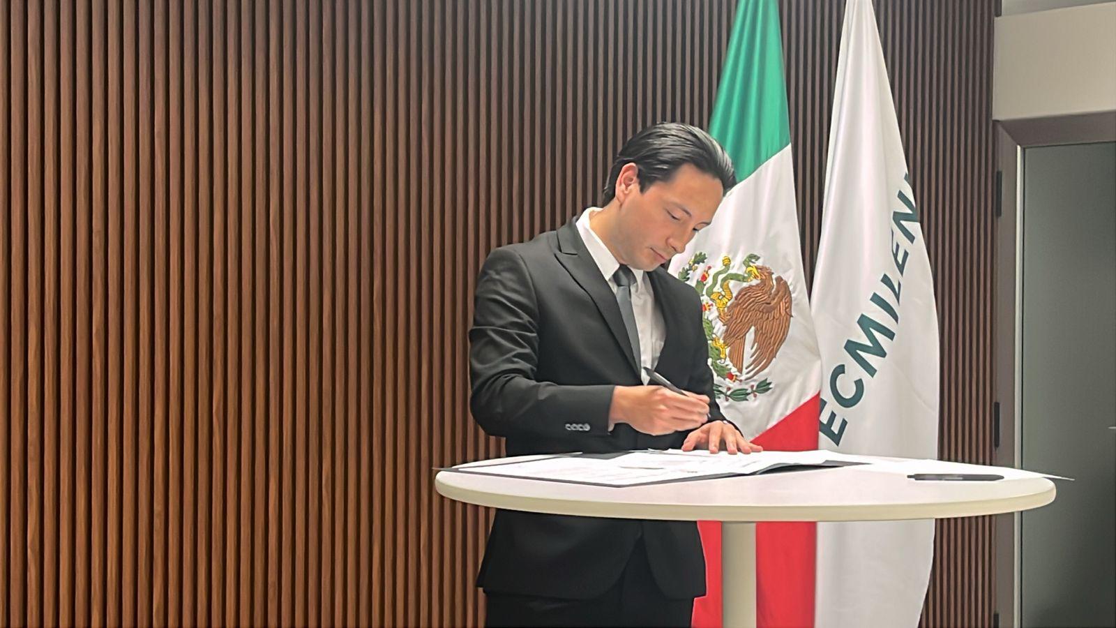 $!Celebran logro académico: Tecmilenio Culiacán reconoce a egresados con firma de títulos
