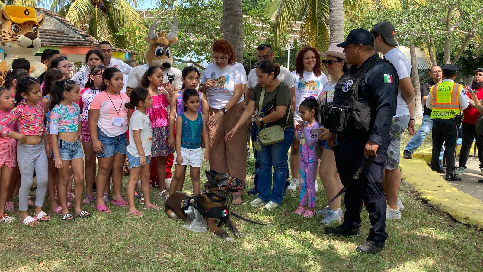 $!Elementos de la unidad K9 muestra su labor y convive con niñas y niños del Programa Vacacional 2025 del SNTSS