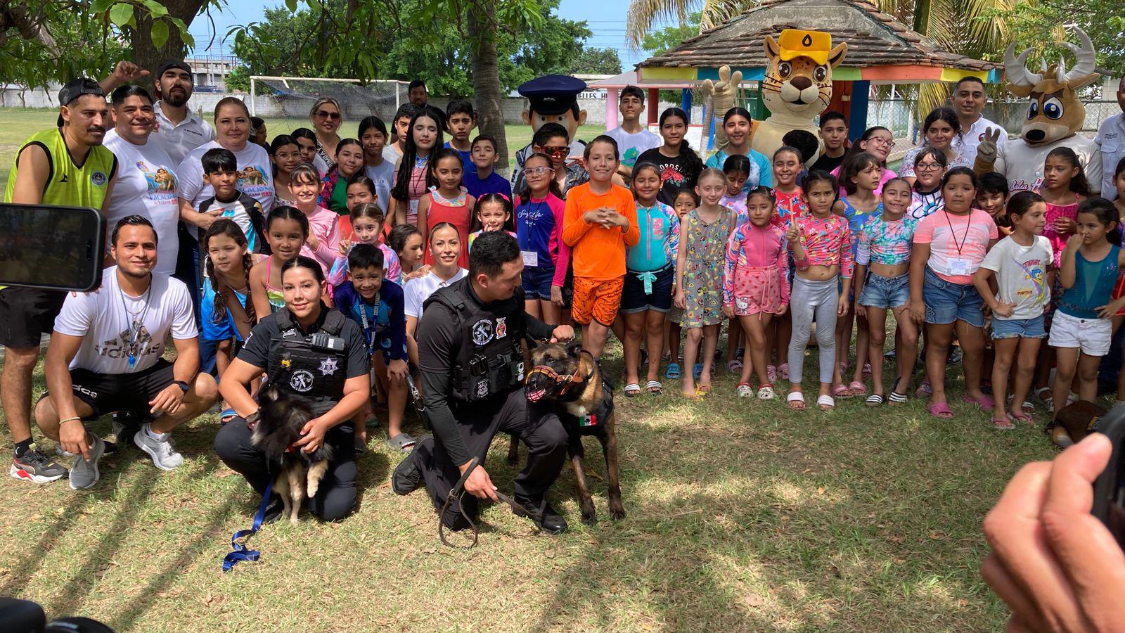 $!Elementos de la unidad K9 muestra su labor y convive con niñas y niños del Programa Vacacional 2025 del SNTSS