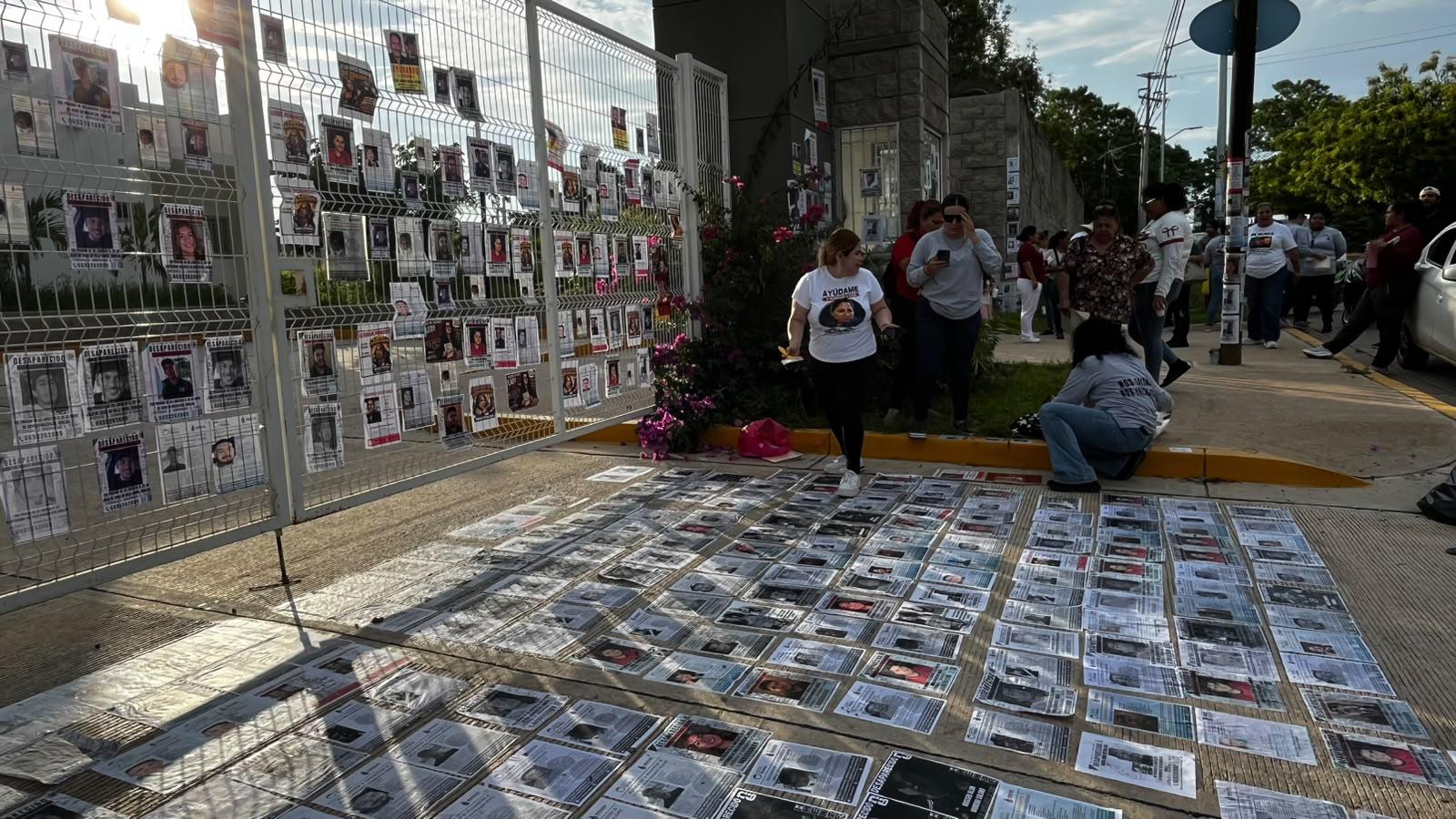 $!Colectivos de búsqueda colocan fichas para denunciar abandono del Centro de Identificación Humana en Mazatlán