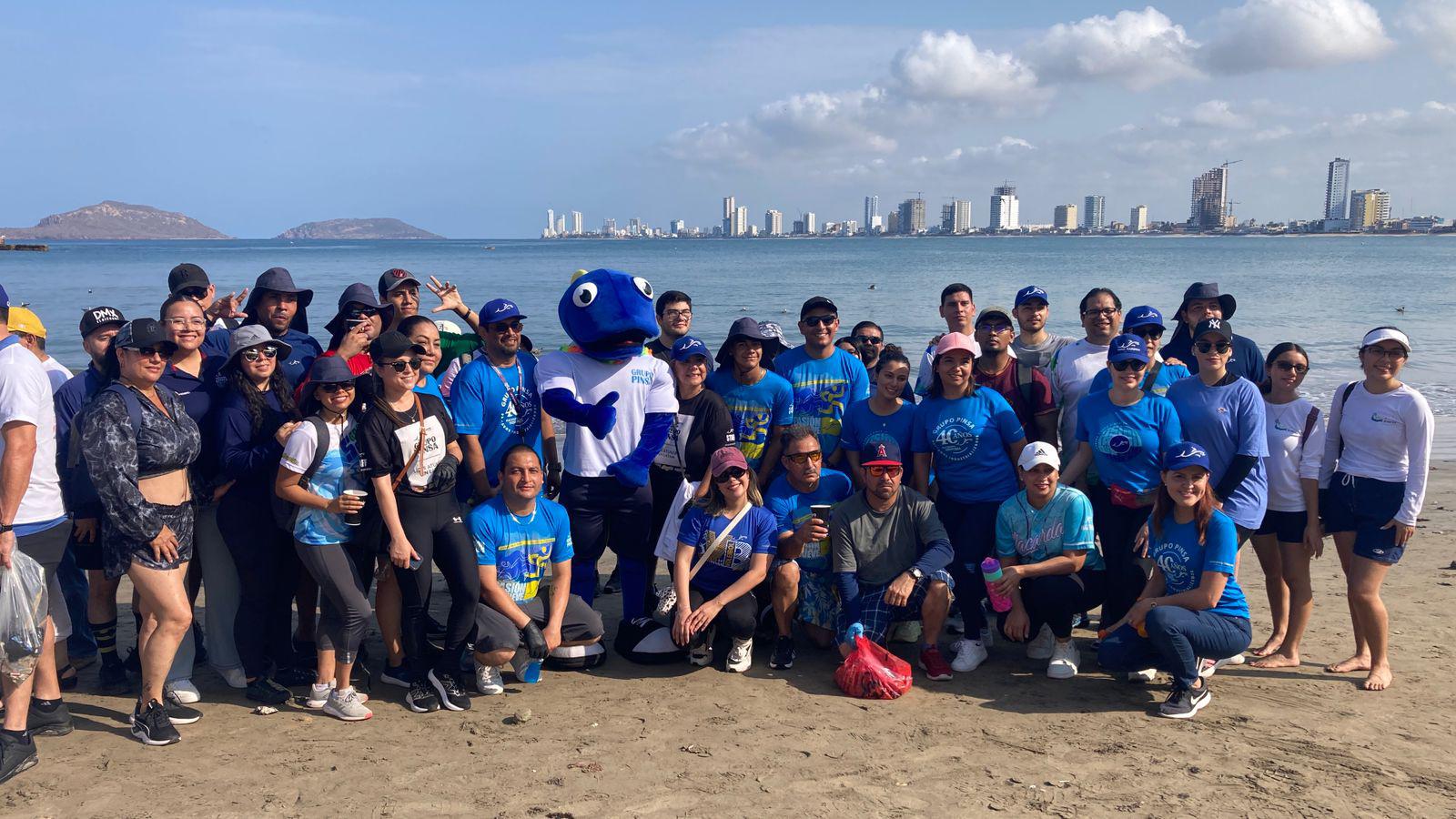 $!Colaboradores de Grupo Pinsa participaron en la jornada.