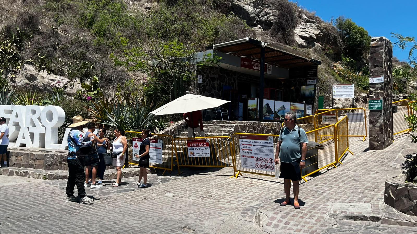 $!Se mantiene la buena afluencia de turismo nacional este fin de semana en Mazatlán