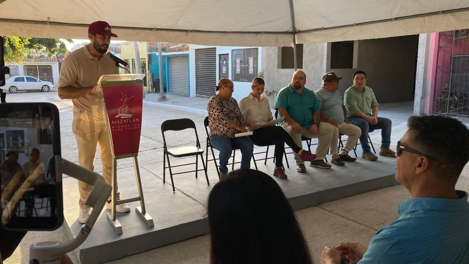 $!Reciben vecinos de El Progreso nueva pavimentación de calle por parte del Gobierno de Mazatlán