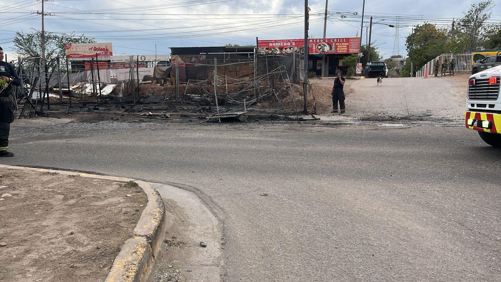 $!Incendio consume por completo negocio de alimentos en la colonia 22 de Diciembre, en Culiacán