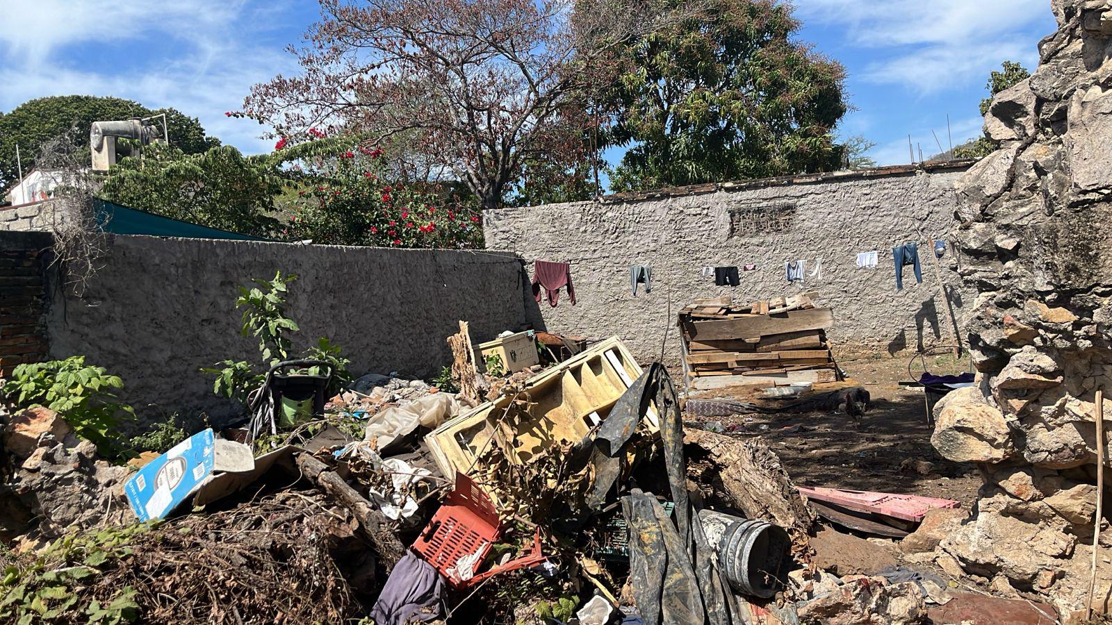 $!Vecina del Panteón Español en Rosario llama a autoridades a reparar barda