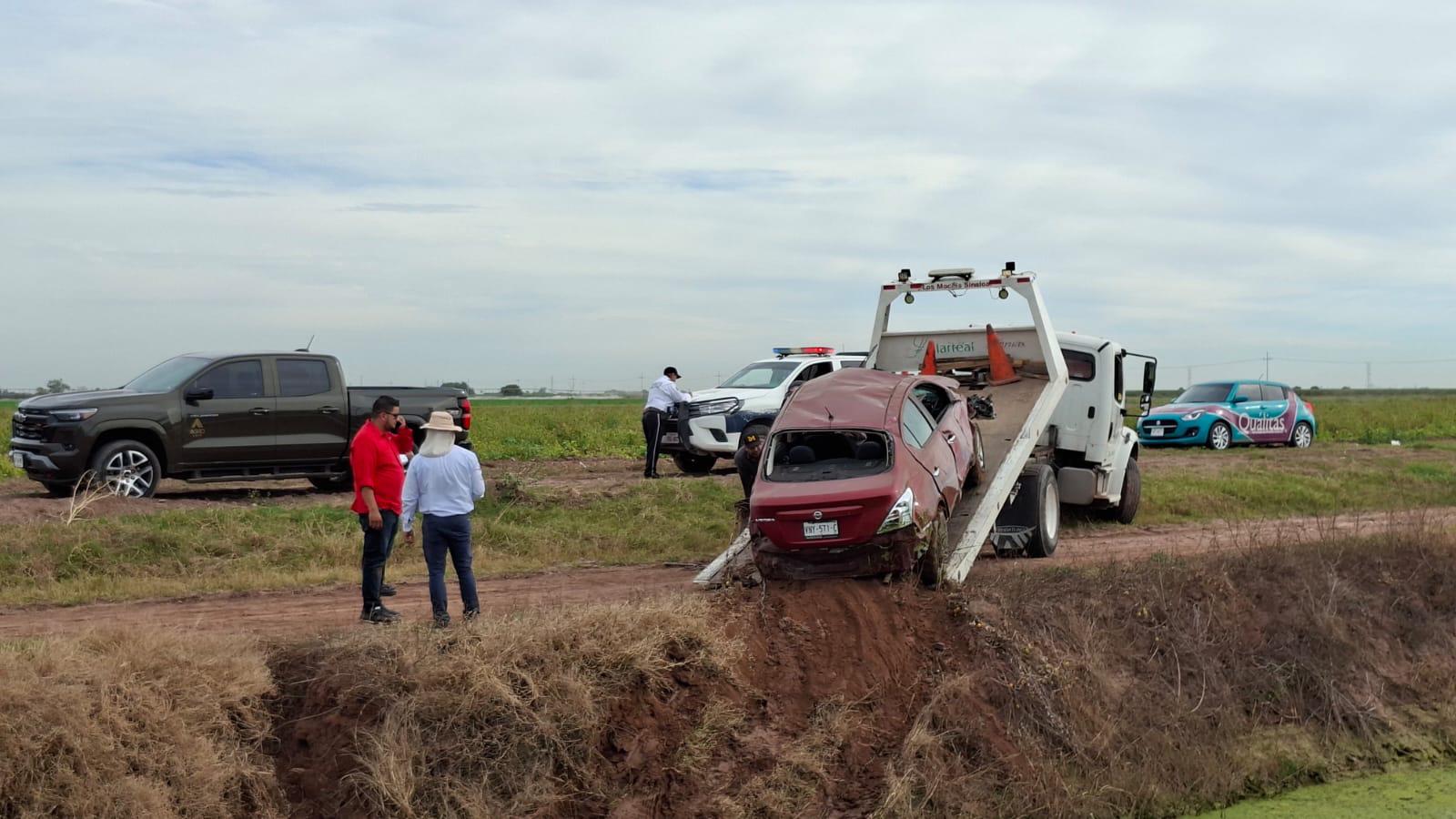 $!Mujer lucha por su vida tras volcadura en la Mochis-El Fuerte