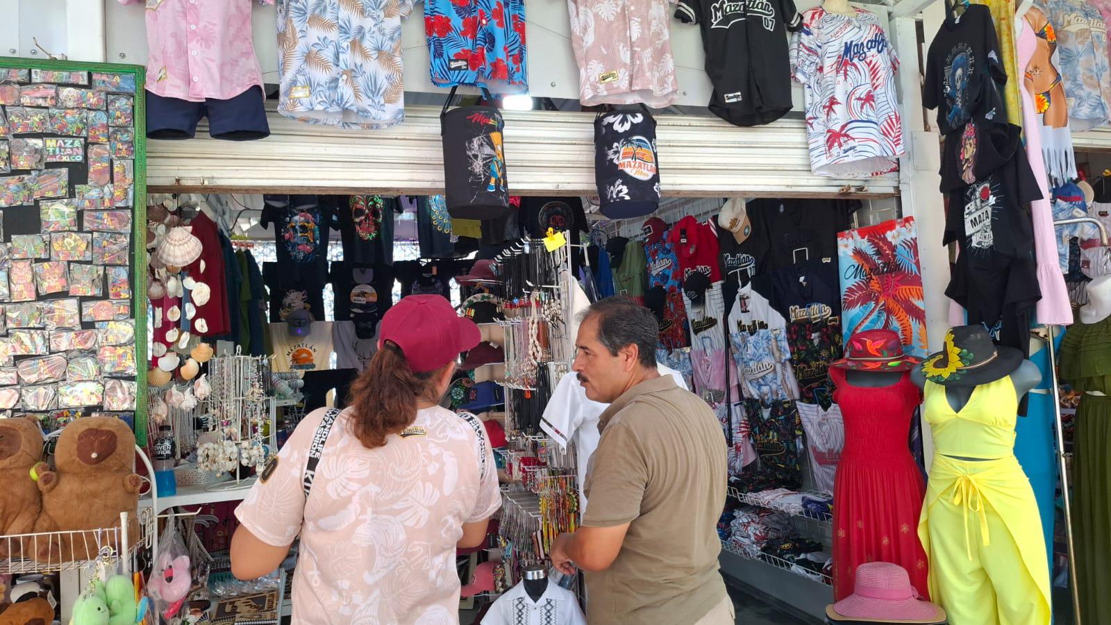 $!Se mantiene buena afluencia de camiones chárteres durante octubre en Mazatlán