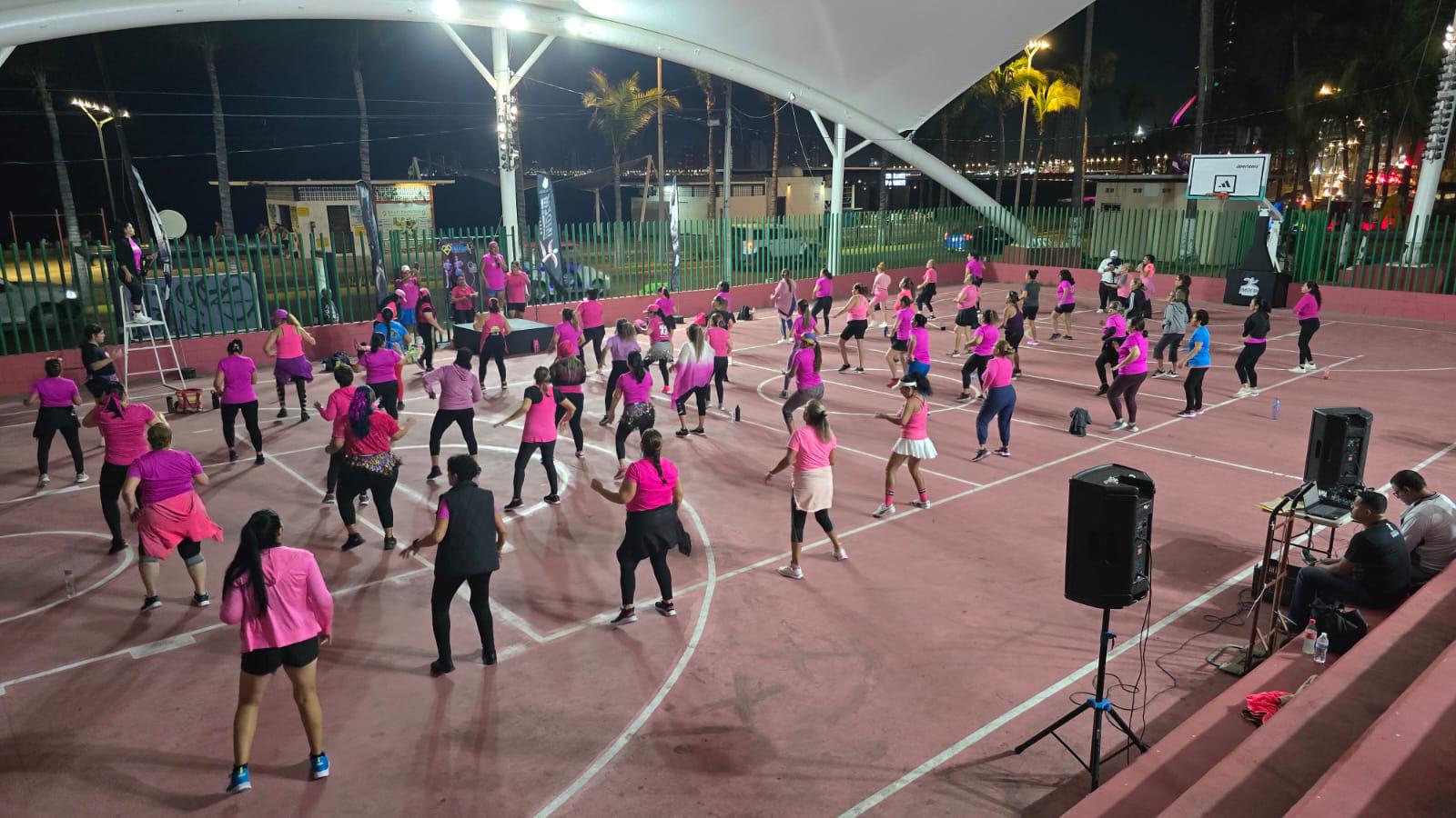 $!Celebran Chicos de Arranque 10 años de poner a bailar a los mazatlecos