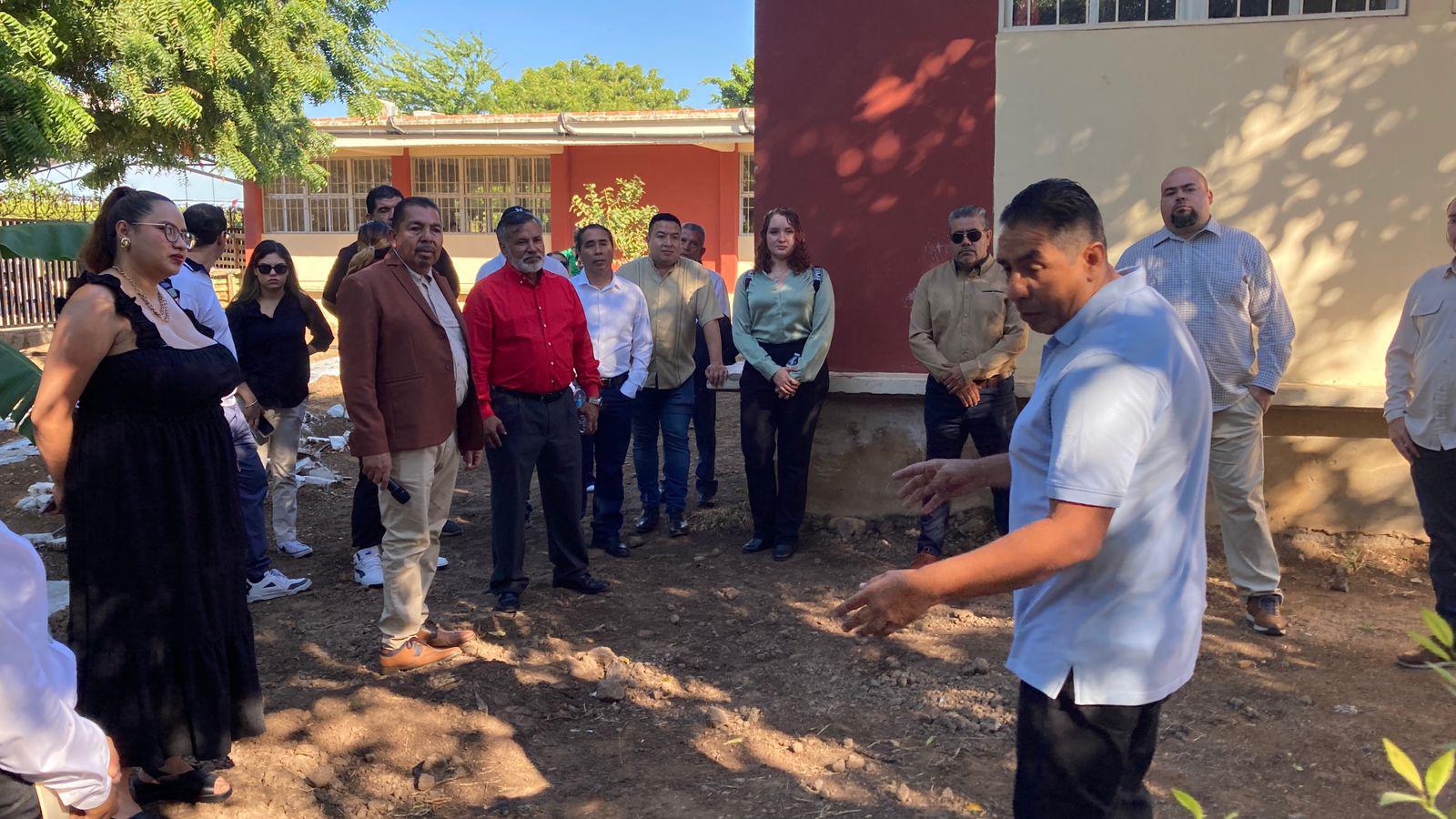 $!Inauguran en secundaria de Mazatlán sistema de acopio de lluvia
