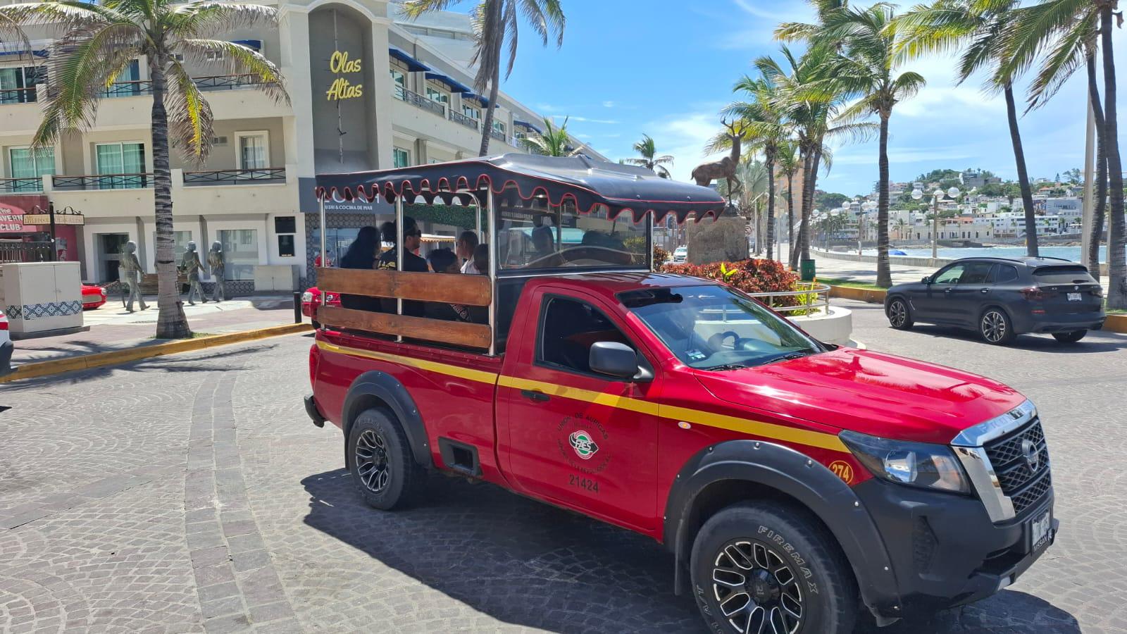 $!Turistas no abandonan Mazatlán pese a que ya finalizó la temporada vacacional