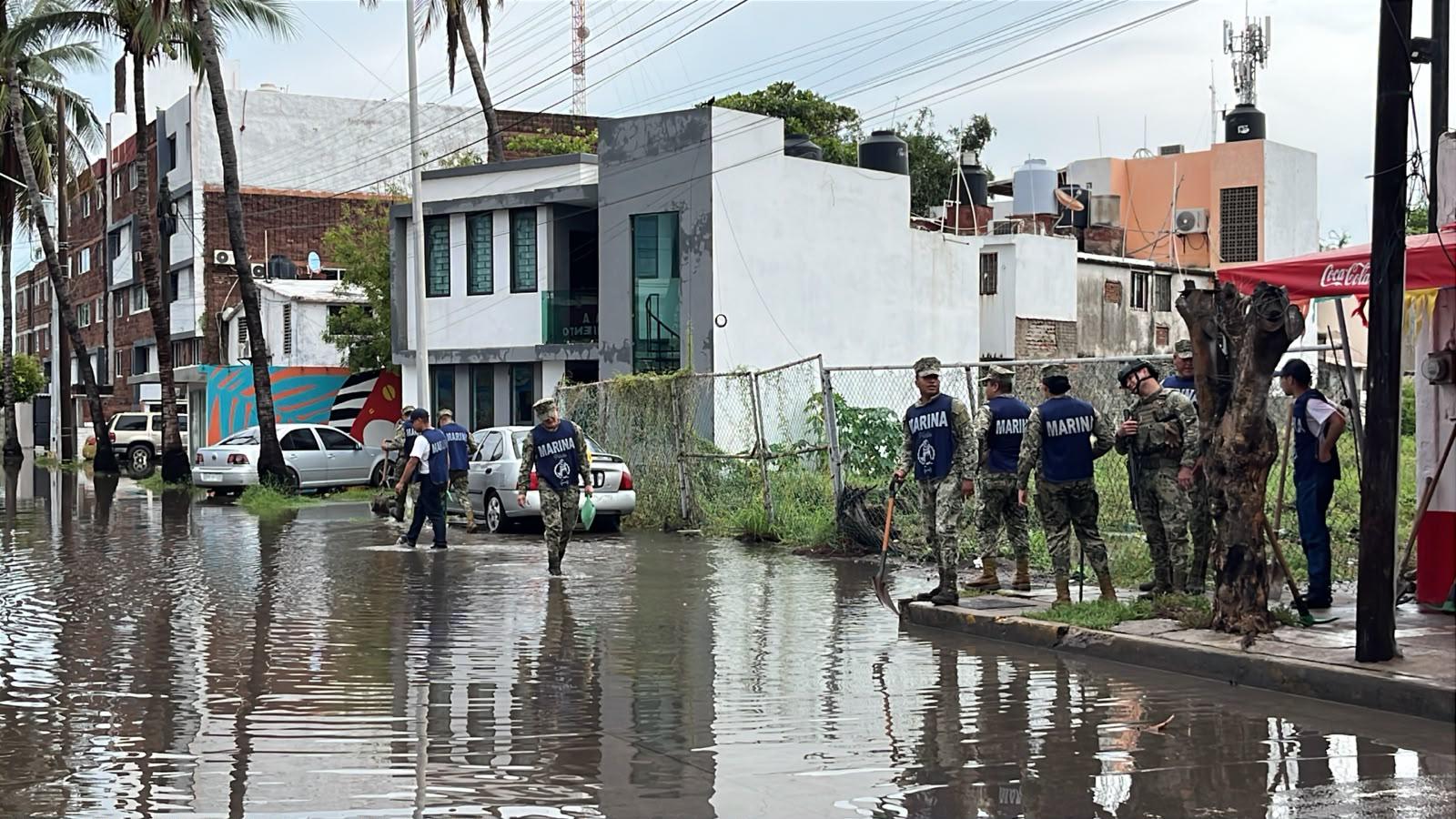 $!Lluvias vuelven a rebasar infraestructura pluvial dejando inundaciones y afectaciones en distintas zonas de Mazatlán