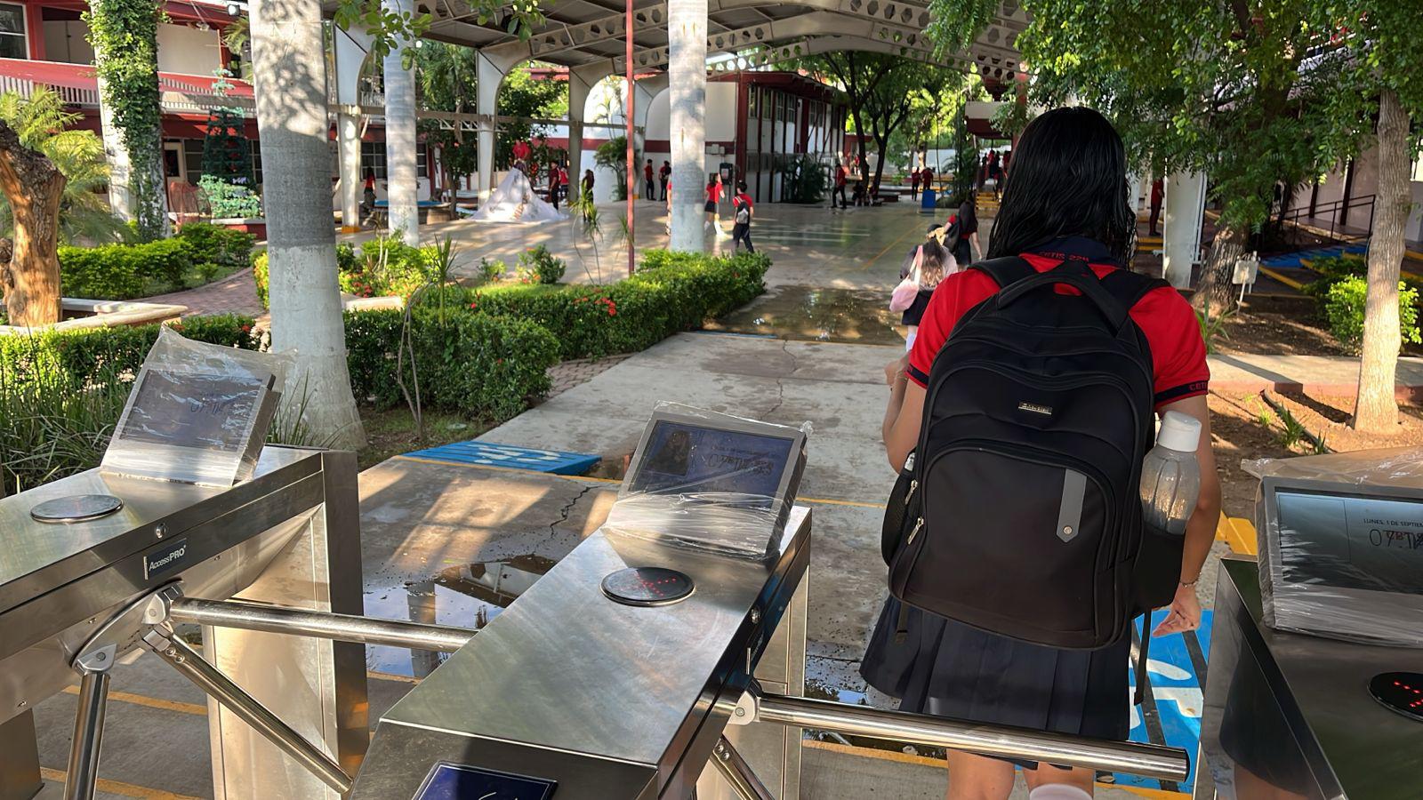 $!Regresan a clases en Culiacán entre temores por la violencia