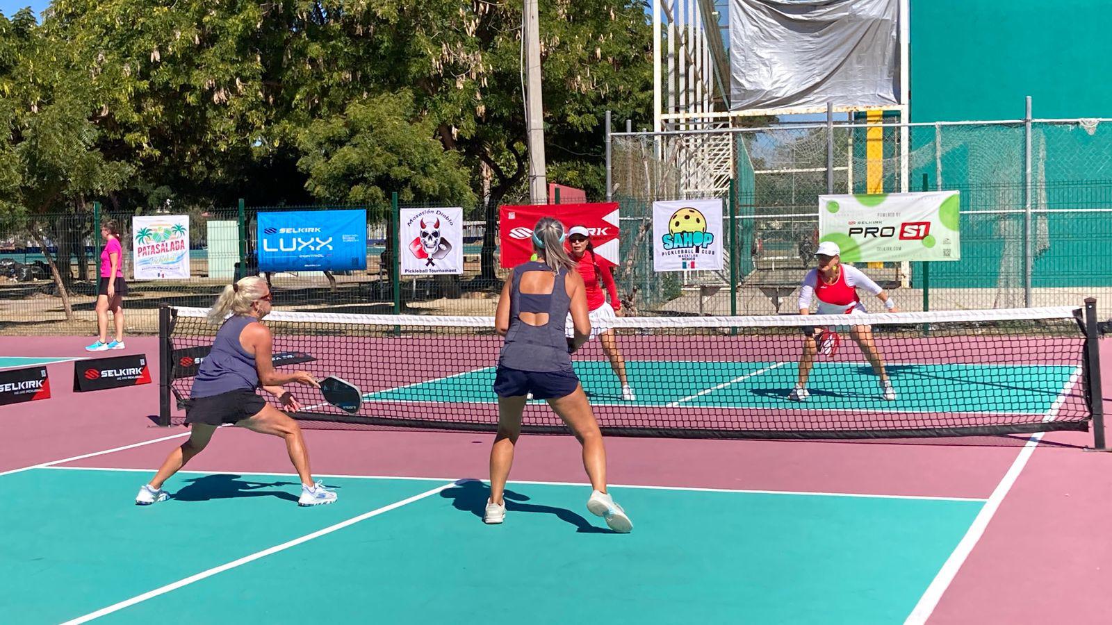 $!Duplas extranjeras marcan diferencia en Torneo Pickleball, en Mazatlán