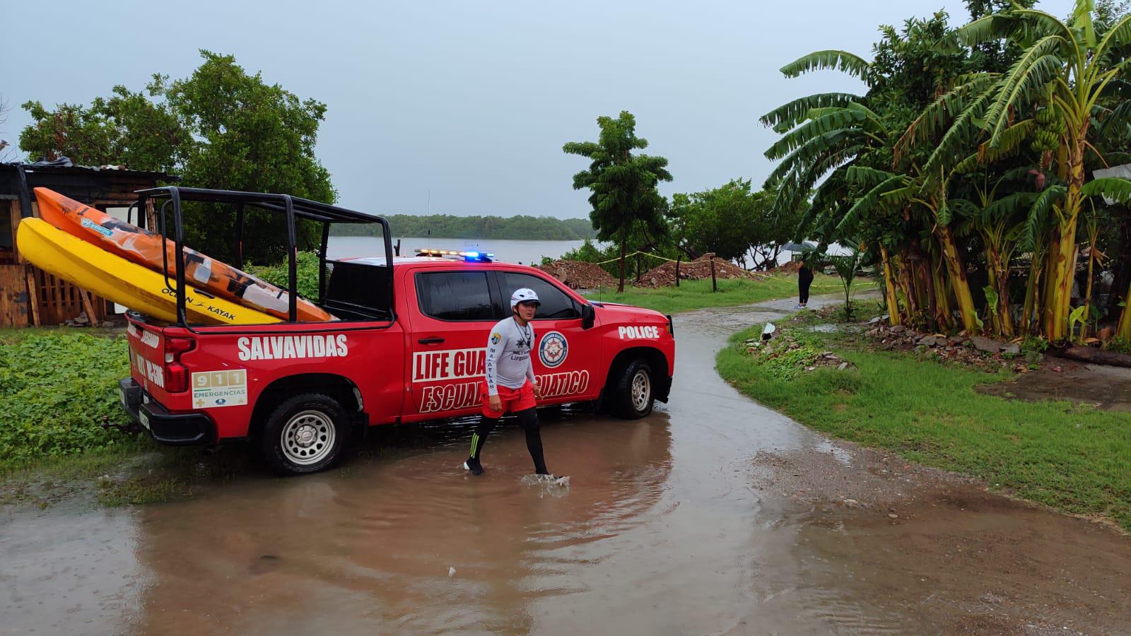$!Hallan cuerpo de motociclista desaparecido en un canal de Mazatlán