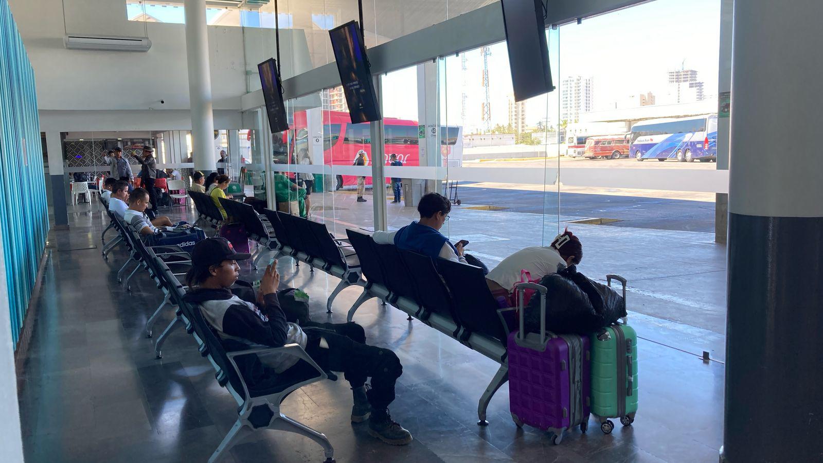 $!Se registra poca afluencia de turistas en la Central de Autobuses de Mazatlán