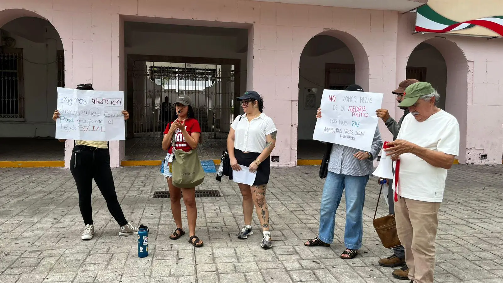 $!Protestan en Mazatlán contra la violencia y exigen diálogo con el Gobierno de Sinaloa