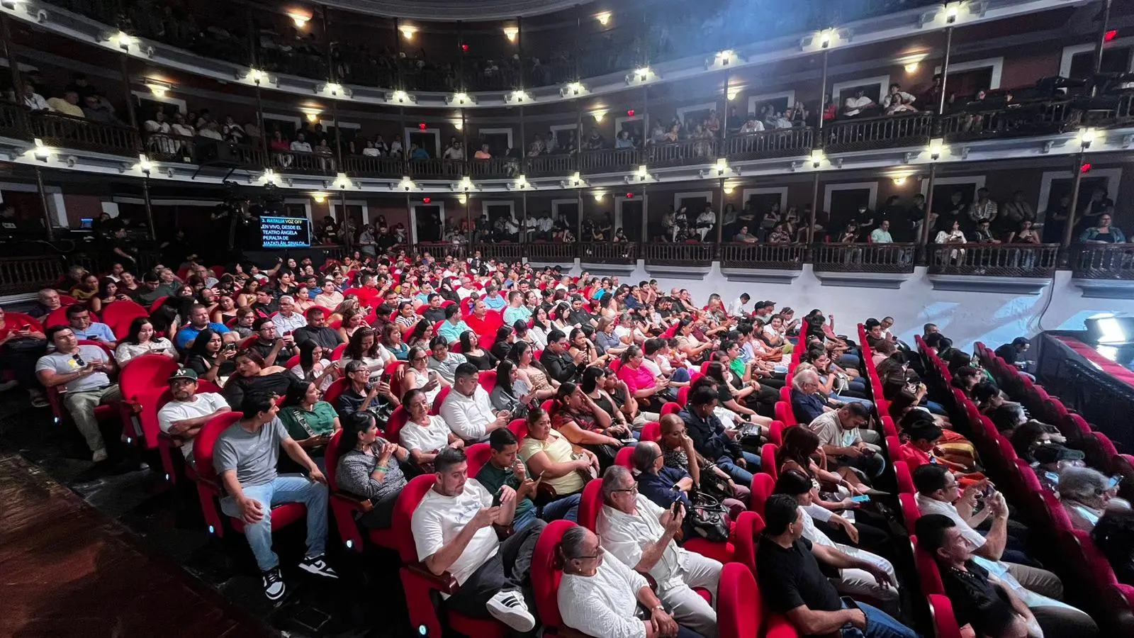 $!México Canta hace vibrar al Teatro Ángela Peralta