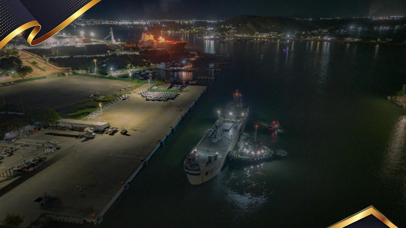 $!Llega a Mazatlán buque de la Armada para trasladar ayuda a BCS tras paso de ‘Polo’