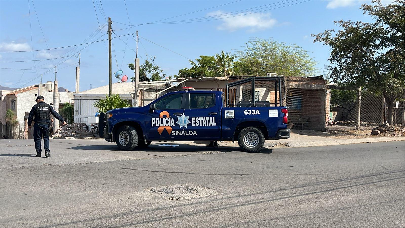 $!Hallan cuerpo envuelto en plástico con mensaje en colonia San Isidro, Culiacán