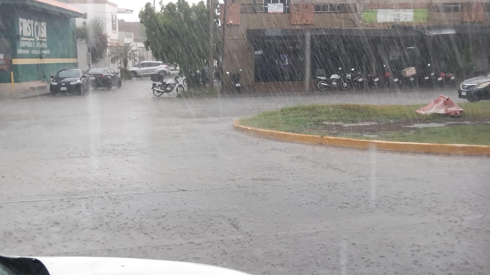 $!Tras las altas temperaturas, se registran lluvias en varios sectores de Mazatlán