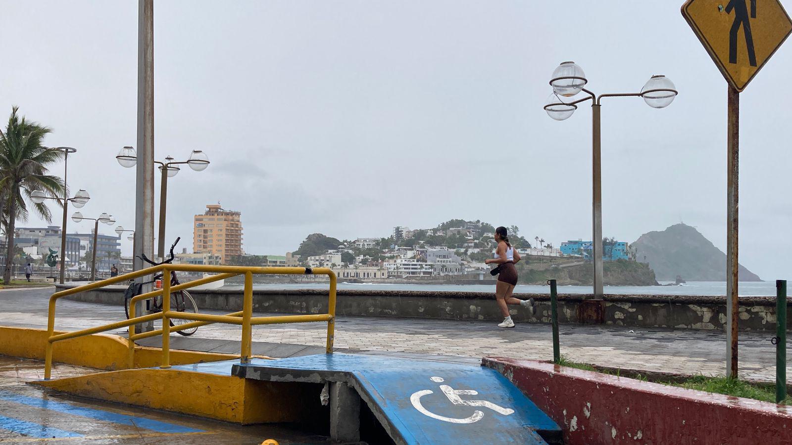$!Amanece Mazatlán con ligeras lluvias y podrían intensificarse señala Protección Civil